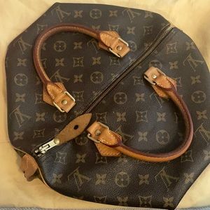 Louis Vuitton Speedy 30